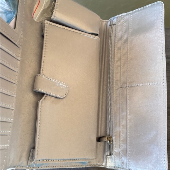 RSVP Silver Wristlet Evening Purse with Removable‎ Silver Chain Strap NWT - Picture 7 of 9